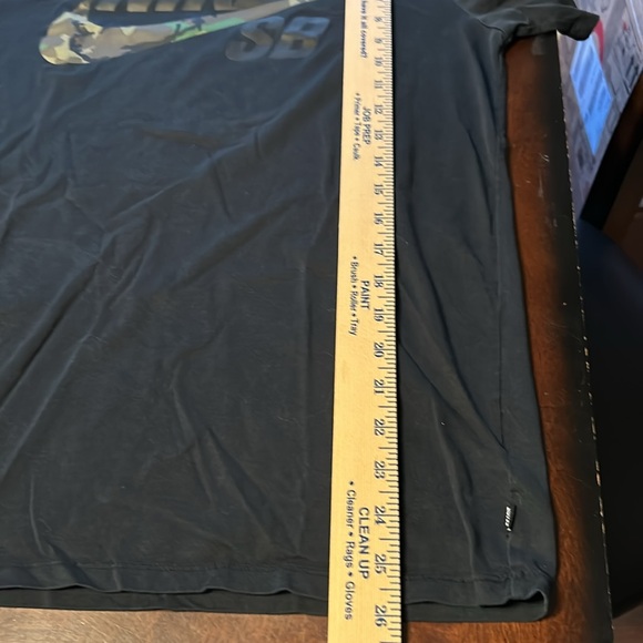 Nike SB Camo Logo Dri-Fit Medium EUC Mens Short Sleeve T-shirt Black - Picture 7 of 7